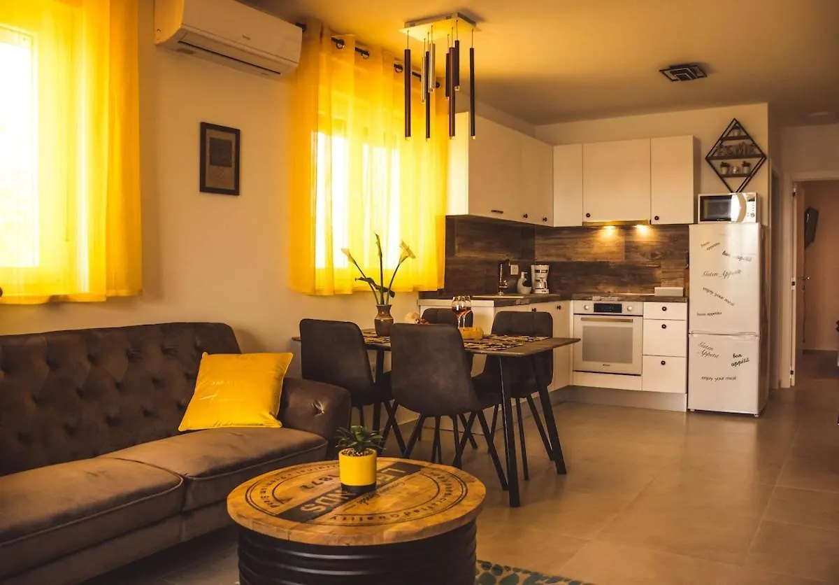 Beach Apartment 닌